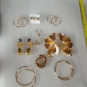 9 Gold Tone Earring Sets #A256
